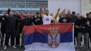 Scene potpunog haosa: Ono što se dešava među Srbima u Rigi svijet nije zapamtio