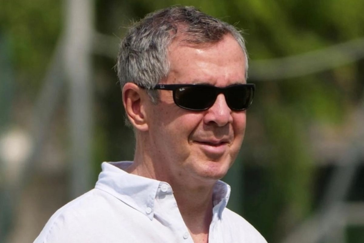 Odbjegli Rus s previše novca pravi superklub - Sve se vrti oko bivšeg dinamovca, a na klupi... Odbjegli Rus s previše novca pravi superklub - Sve se vrti oko bivšeg dinamovca, a na klupi...