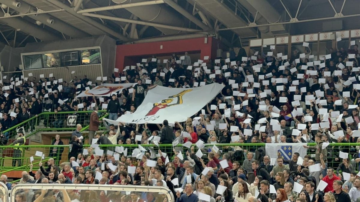 Zetra je konačno puna kako to Bosna zaslužuje! Odana počast Mirzi Delibašiću na početku utakmice