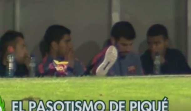 Pique se zabavljao na mobitelu dok se Barca borila za trofej