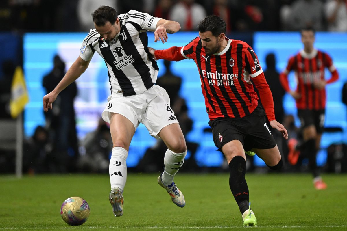 Nerealan autogol odveo Milan u finale Superkupa Italije Nerealan autogol odveo Milan u finale Superkupa Italije