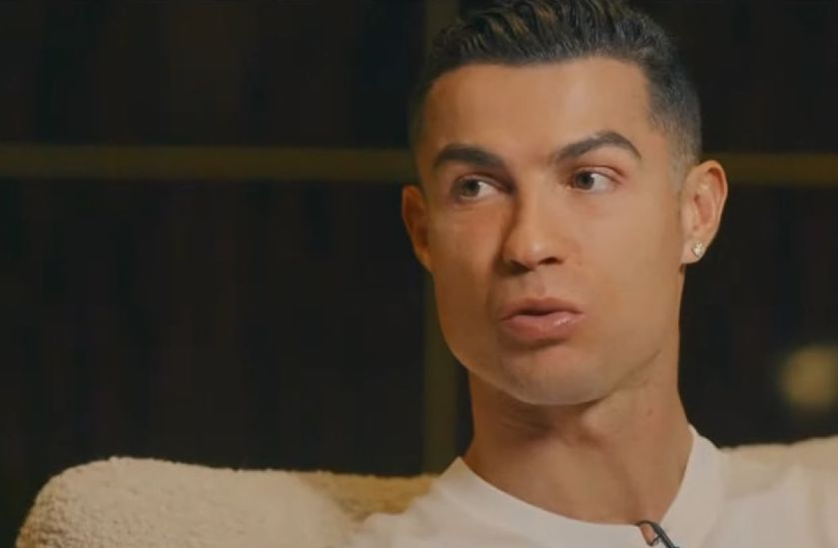 Ronaldo spomenuo Messija, Maradonu i Pelea, pa "ispalio" javno: "Najbolji sam u historiji fudbala" Ronaldo spomenuo Messija, Maradonu i Pelea, pa "ispalio" javno: "Najbolji sam u historiji fudbala"