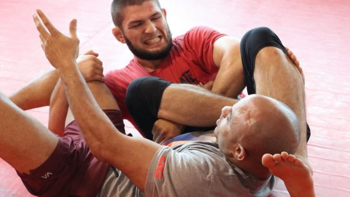 Menadžer otkrio koliko će Khabib još minimalno puta ući u oktagon