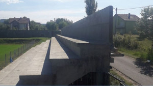 Ko hoće taj i može: Bh. niželigaš u vrijeme korone izgradio tribinu!