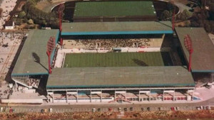 Stadion sa fotografije se u međuvremenu razvio u jedan od najpoznatijih na svijetu