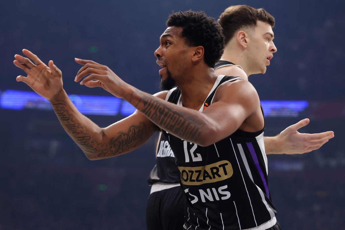 Sterling Brown se pojavio kada je bilo najpotrebnije i odveo Partizan do pobjede Sterling Brown se pojavio kada je bilo najpotrebnije i odveo Partizan do pobjede