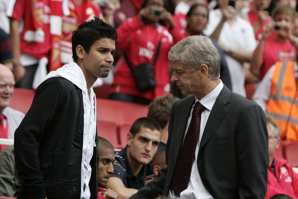 Čuveni Eduardo da Silva srpsku zvijezdu nudi Arsenalu: "Potpišite ga i šampioni ste" Čuveni Eduardo da Silva srpsku zvijezdu nudi Arsenalu: "Potpišite ga i šampioni ste"