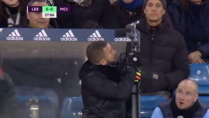 Kyle Walker slomio kameru na Leedsovom stadionu, pa se pravio da se ništa nije desilo