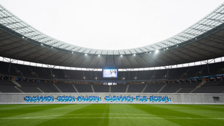 Svi su bili oduševljeni replikom Berlinskog zida na meču Hertha - Leipzig