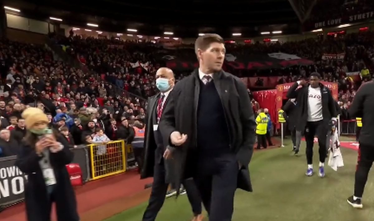 Gerrarda na Old Traffordu izviždali kao nikad, a onda je odlučio da uzvrati: "Atmosfera?"