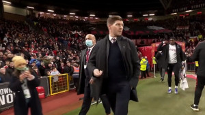 Gerrarda na Old Traffordu izviždali kao nikad, a onda je odlučio da uzvrati: "Atmosfera?"