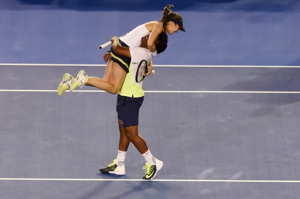 Legendarna Martina Hingis i Leander Paes slavili u finalu