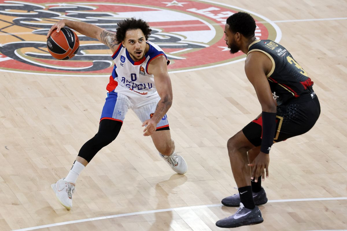 "Kanonada" turskog playmakera: Ovako je Larkin srušio Olympiacos "Kanonada" turskog playmakera: Ovako je Larkin srušio Olympiacos