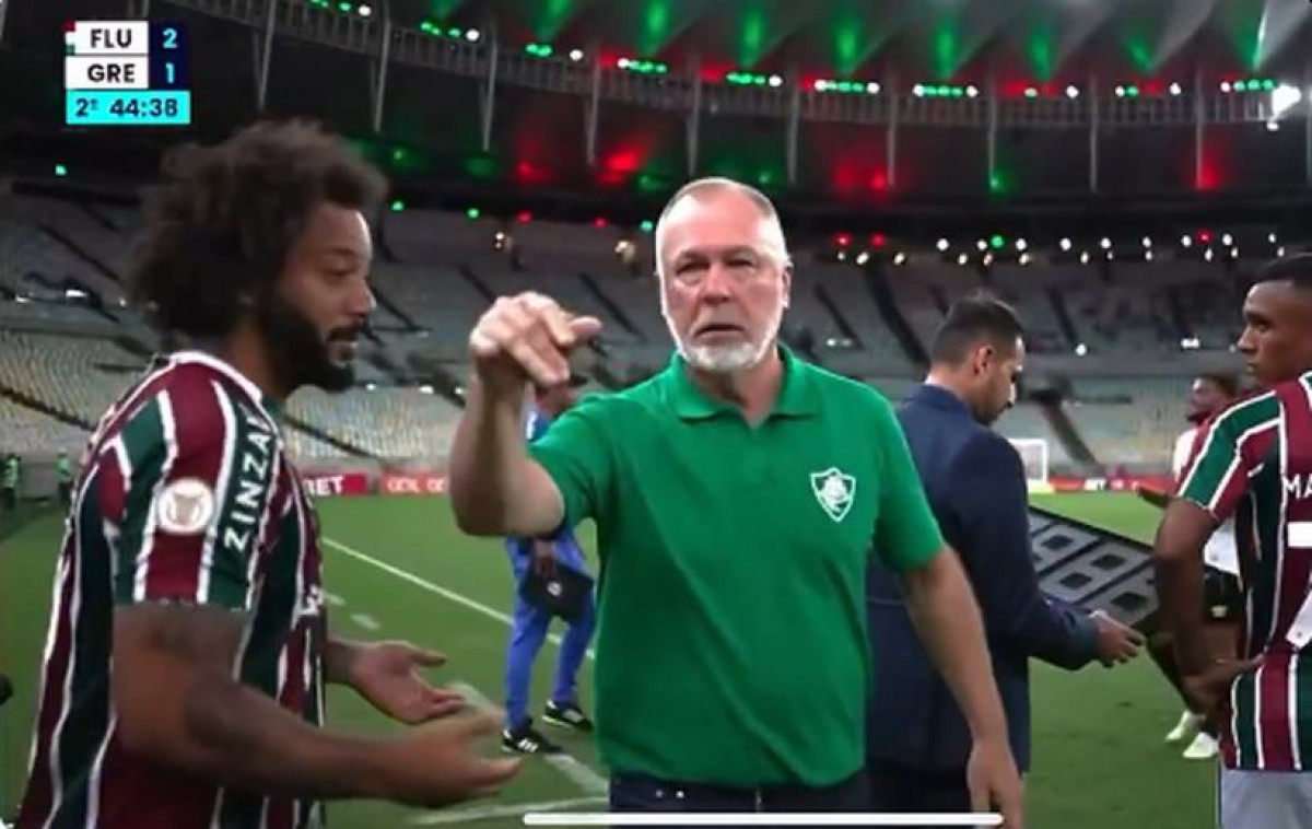 Skandal u Brazilu: Mano i Marcelo se svađali pored terena, pa bivši igrač Reala zgrozio svijet! Skandal u Brazilu: Mano i Marcelo se svađali pored terena, pa bivši igrač Reala zgrozio svijet!