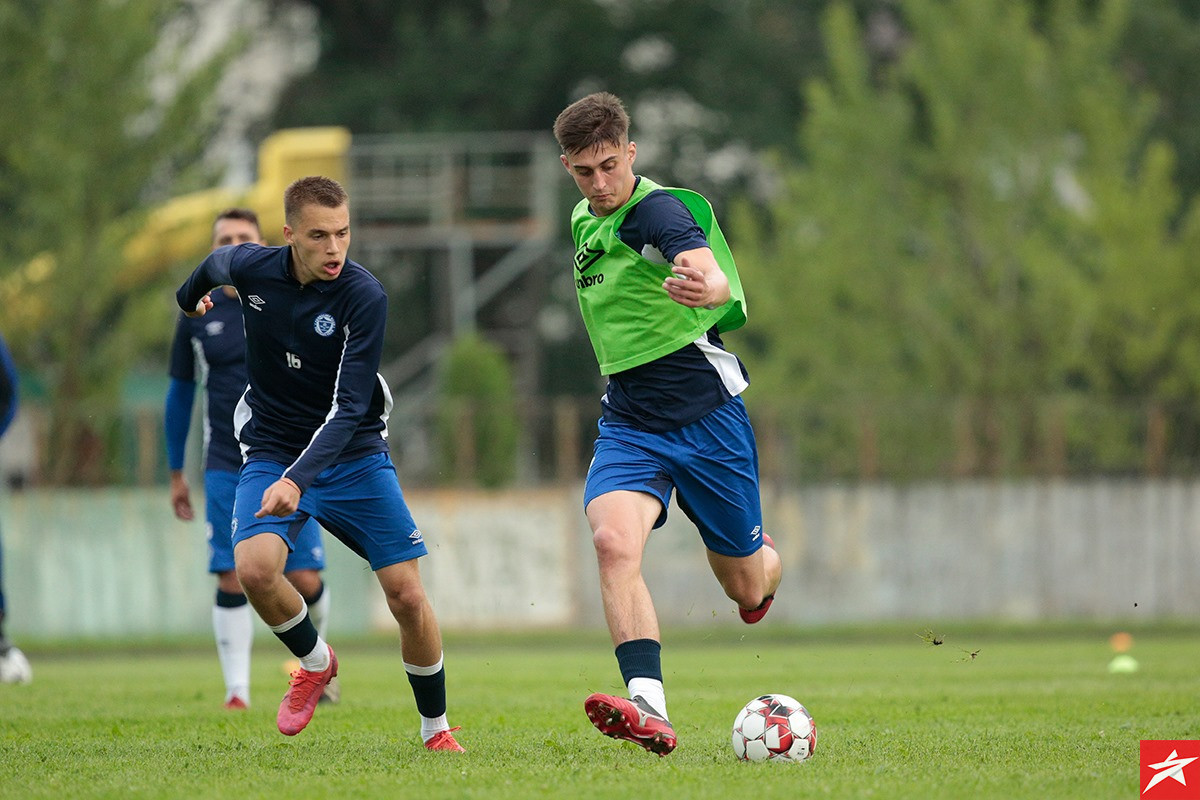 Plavi obavili prvi trening u Konjicu: Hajrić odmah zadužio opremu, trenirao i Bekrić