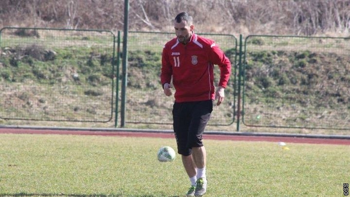 Povrijeđeni Brković bodrio Čelik zajedno sa navijačima