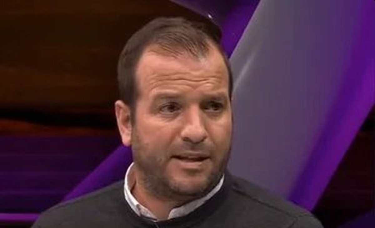 Van der Vaartu će zabraniti dolazak u Madrid zbog sinoćnje izjave: "To je pacijent i idiot" Van der Vaartu će zabraniti dolazak u Madrid zbog sinoćnje izjave: "To je pacijent i idiot"