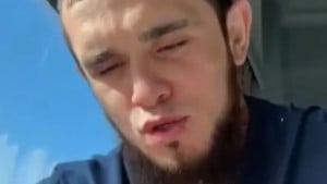 Dagestanac je pred očima cijelog svijeta pretukao 'najvećeg lajavca' - "Malo je dobio"