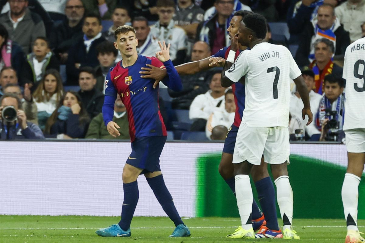 Viniju se čitav svijet smije, u lice zvijezde Barce je hladno rekao: U ponedjeljak sam Zlatna lopta Viniju se čitav svijet smije, u lice zvijezde Barce je hladno rekao: U ponedjeljak sam Zlatna lopta