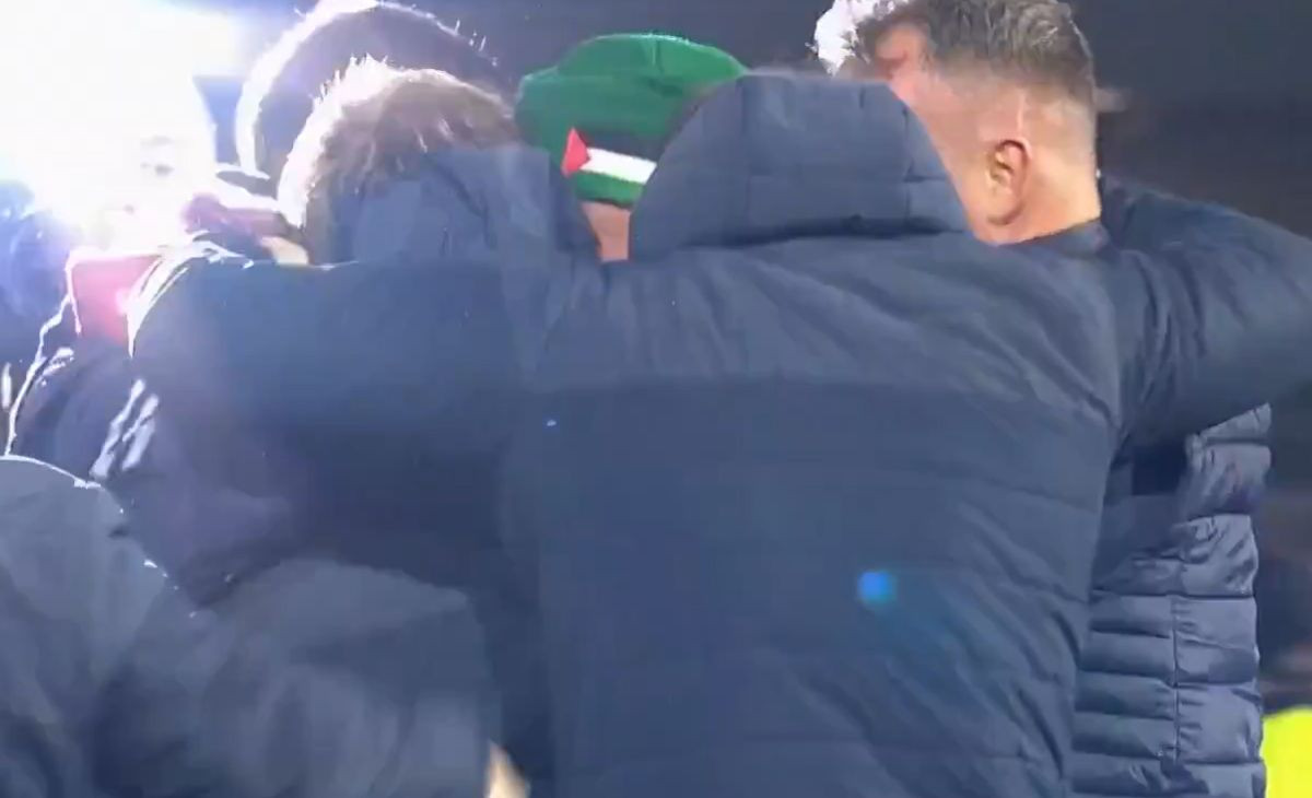 U 85. minuti osvojili titulu nakon 18 godina posta, legendarni fudbaler u suzama dočekao kraj meča