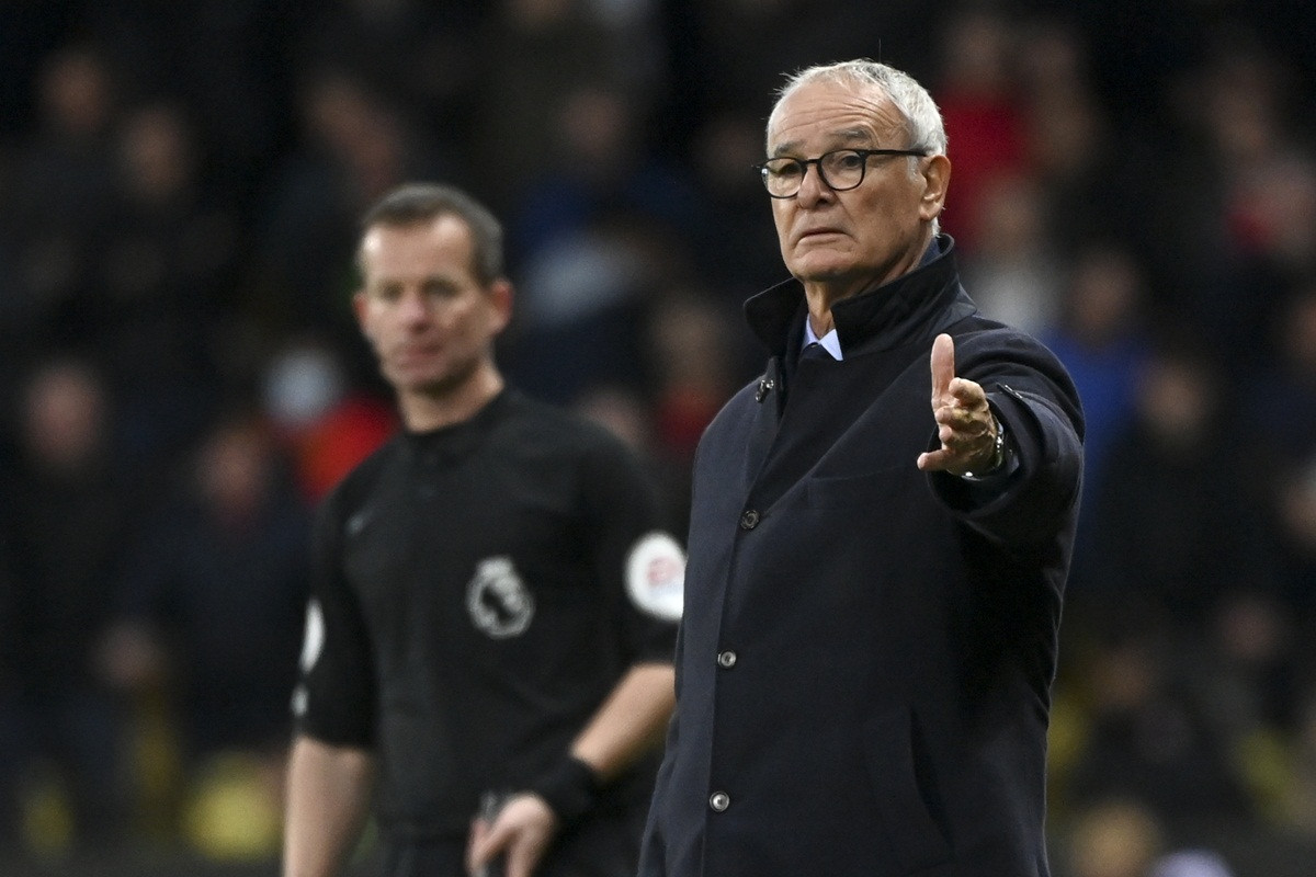 Otkaz za otkazom: Claudio Ranieri ponovo "dobio nogu" Otkaz za otkazom: Claudio Ranieri ponovo "dobio nogu"
