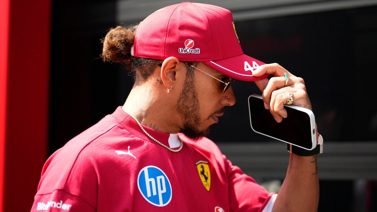 Hamilton otkrio ključne poteze Ferrarija uoči Monaka: "Nisam ovo očekivao u ponedjeljak ujutro" Hamilton otkrio ključne poteze Ferrarija uoči Monaka: "Nisam ovo očekivao u ponedjeljak ujutro"