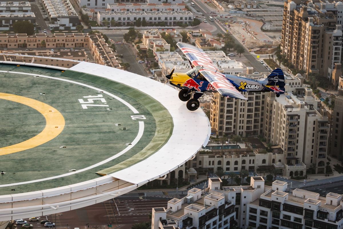 Pilot spustio avion na heliodrom Burj Al Arab Jumeirah hotela