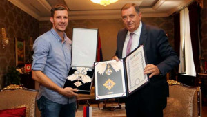 Braća Dragić odgovorila na optužbe zbog druženja sa Dodikom