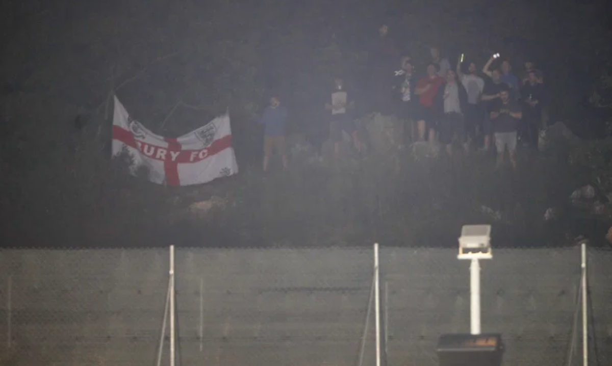 Na Islandu Engleska ima samo jednog navijača, a i on će preko ograde gledati utakmicu Na Islandu Engleska ima samo jednog navijača, a i on će preko ograde gledati utakmicu