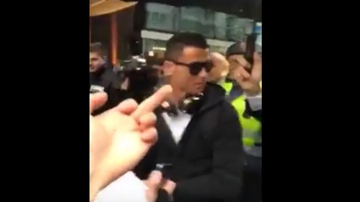 Srednji prst i uvrede za Cristiana Ronalda!