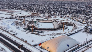 Ni debeli minus ni snijeg ne mogu spriječiti izgradnju nacionalnog stadiona kakav dosad nije viđen