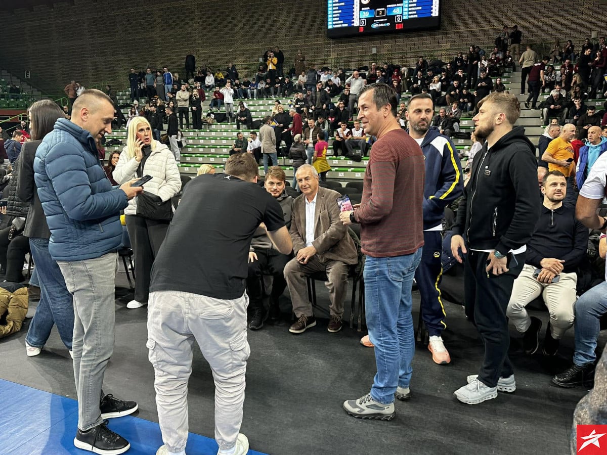 Zvijezde iz Beograda u sjeni Adema Ljajića - Svi u Zetri su htjeli s njim fotografiju