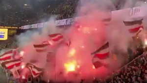 Fenomenalna atmosfera na sinoćnjem duelu: Navijači St. Paulija zapalili Dortmund