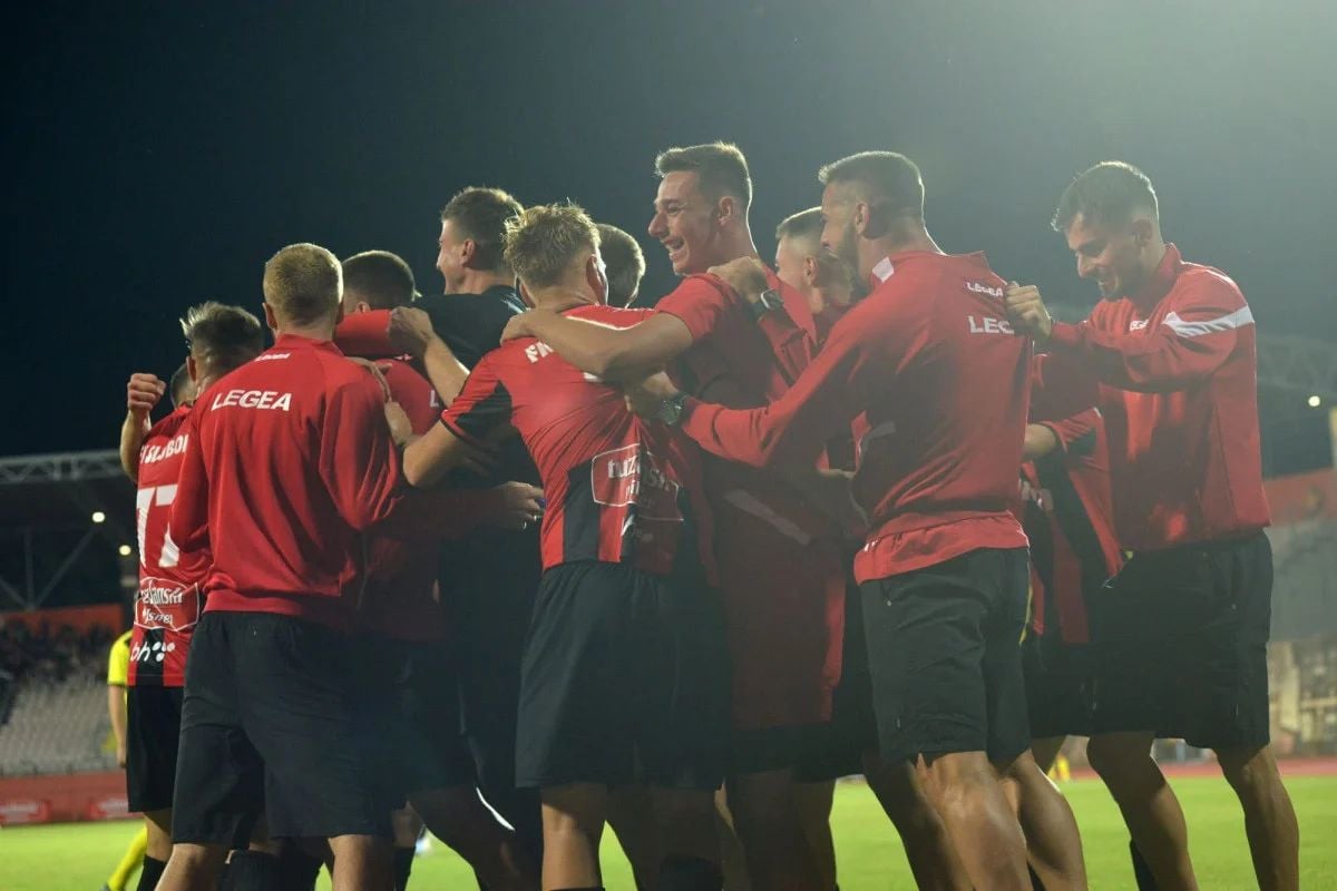 Do 19 sati će biti ukinuta suspenzija od FIFA-e, Sloboda na Čelik sa 15 novih igrača!
