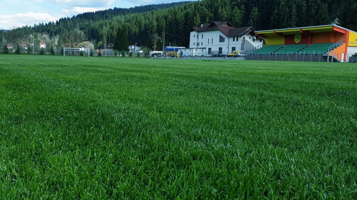 Ne, nije photoshop u pitanju: Travnjak stadiona bh. niželigaša izgleda impresivno