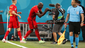 Lukaku zabio gol Rusima, a onda otrčao do kamere kako bi poslao poruku Eriksenu