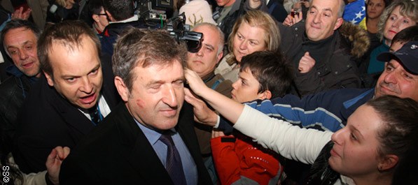 Dočekani Zmajevi, poljupci za Sušića Dočekani Zmajevi, poljupci za Sušića