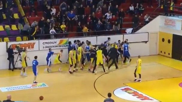Tuča igrača Splita i Zadra: Knowles nokautirao Kalajžića