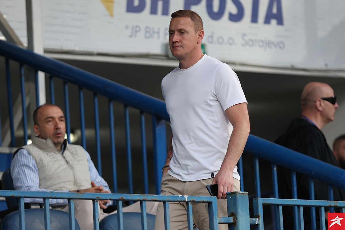 Ibričić o dolasku Džeke u Hajduk: "Zainteresiran je i slobodan, spreman za razgovor..." Ibričić o dolasku Džeke u Hajduk: "Zainteresiran je i slobodan, spreman za razgovor..."