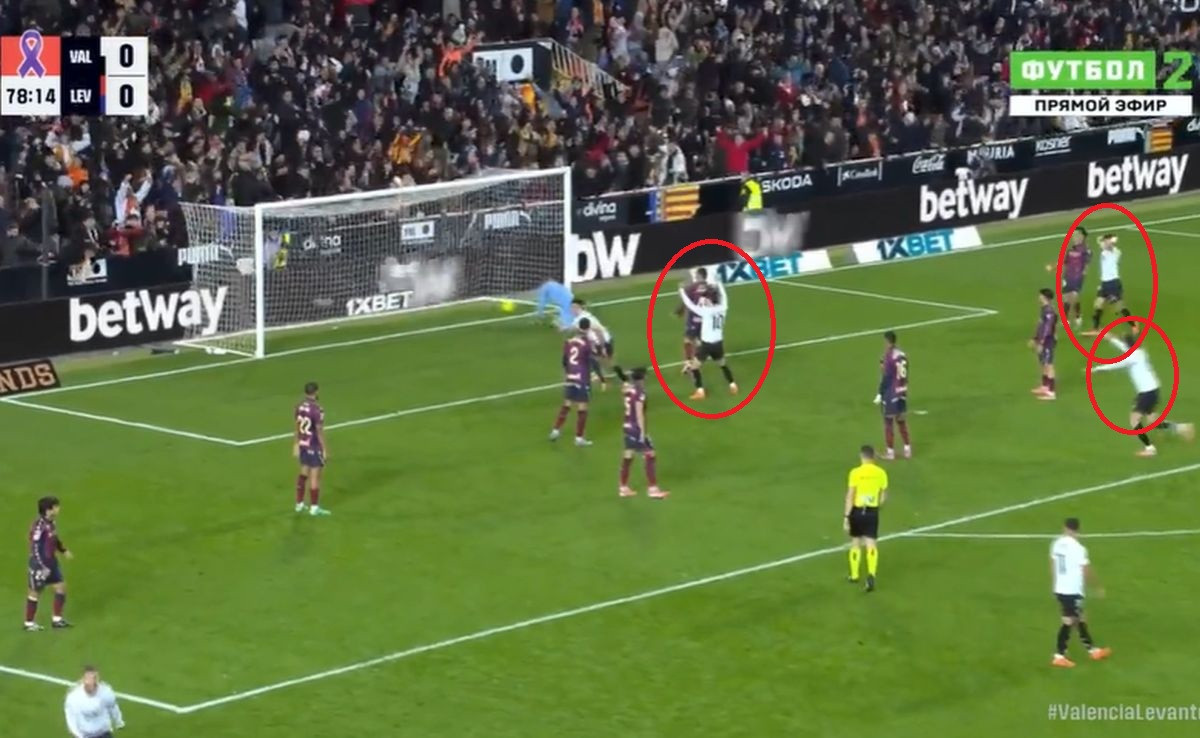 Saigrači se hvatali za glavu, a navijači mislili da sanjaju: Čudesan gol na meču Valencia - Levante