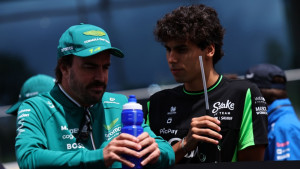 Alonso stao u odbranu talentovanog vozača: "Da je Englez, bio bi na naslovnicama"