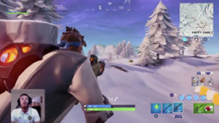Otjeran iz reprezentacije nakon što je pokazao zadnjicu igrajući Fortnite uživo