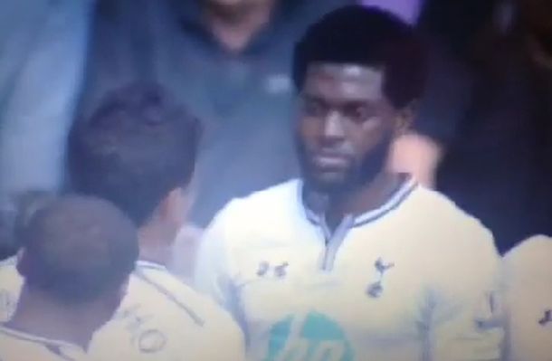 Adebayorov izraz lica za komedije