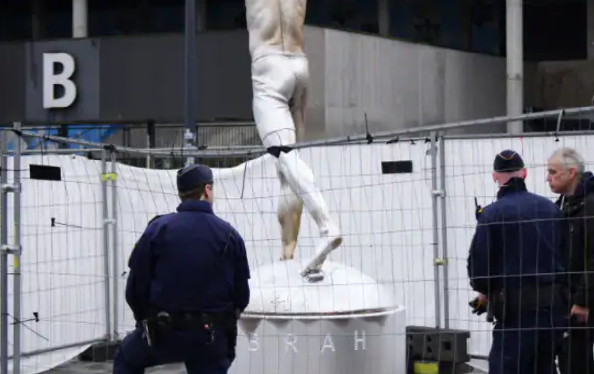Ne prestaje uništavanje Ibrahimovićeve statue Ne prestaje uništavanje Ibrahimovićeve statue