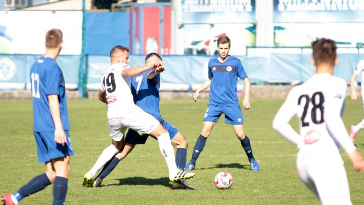 Juniori FK Željezničar i FK Sloboda podijelili bodove