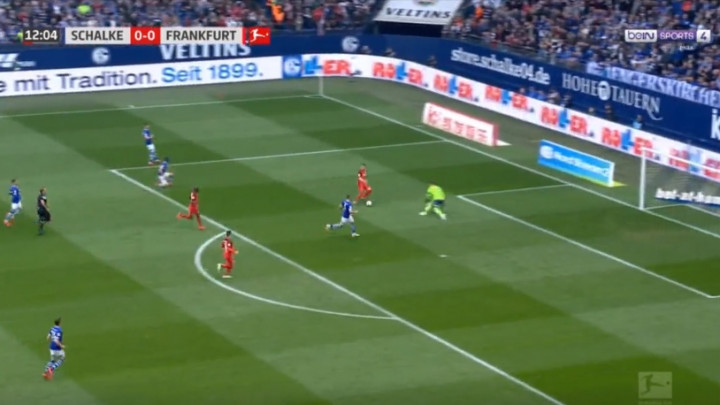 Rebić u stilu Messija sjajnim potezom izbacio golmana i postigao gol