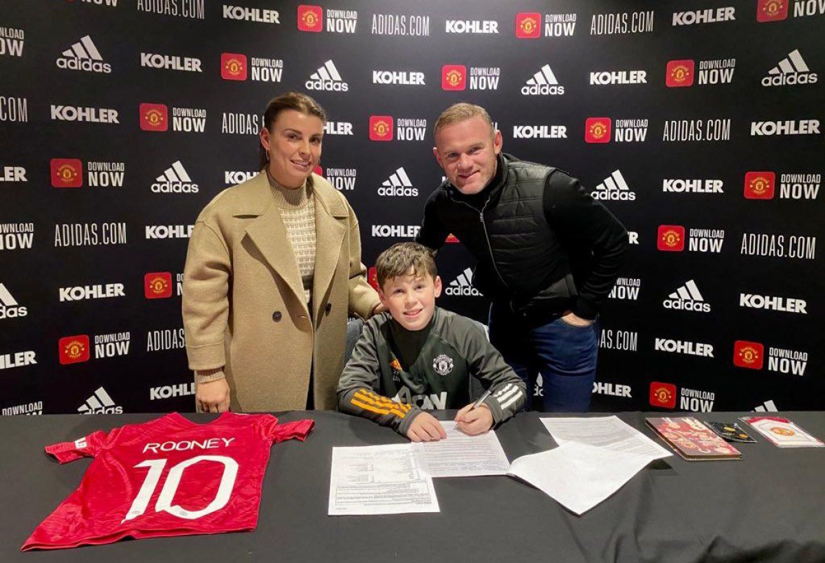 Rooneyjev sin potpisao za Manchester United