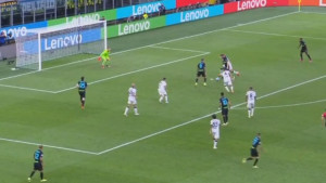 "Špicom" kroz noge: Džeko postigao novi gol za Inter!