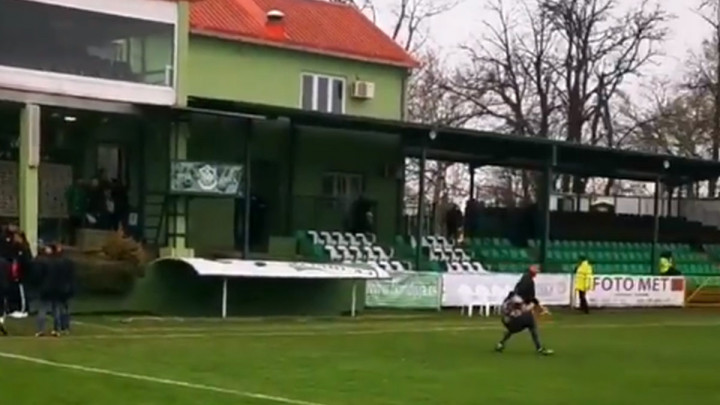 U FK Voždovac zbunjeni zbog pjesme koja ih je dočekala u Inđiji: "Ovo namjerno rade"