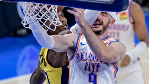 Drama 0,3 sekunde do kraja - Jedan poen odlučio prvi finalni meč NBA lige!